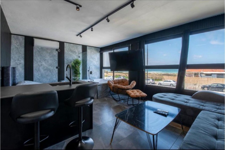 רומנטיקה בים - קו ראשון לים